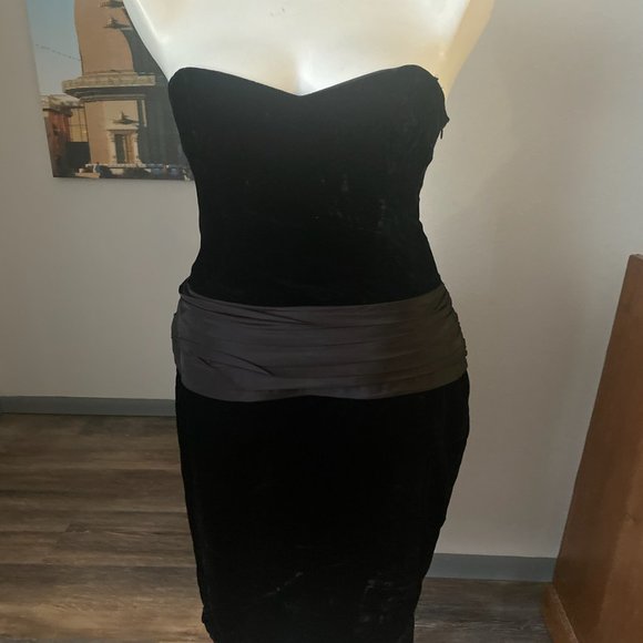 Vintage Tadashi Black Velvet Strapless Dress - Picture 1 of 10